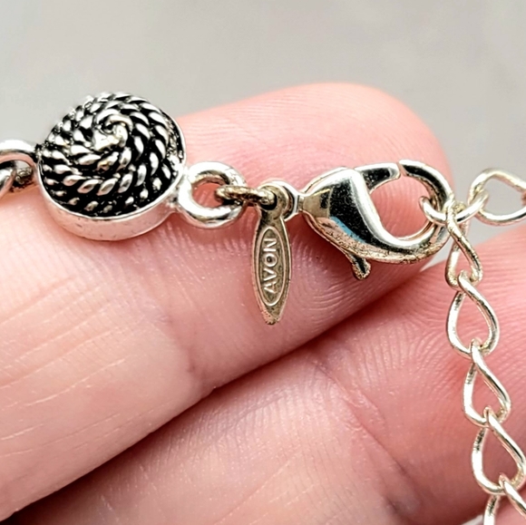 90s Vintage Long Avon Silver Tone Necklace w/ Rope Detailing and Extender Chain - Picture 6 of 6